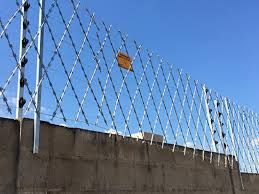 Painel laminado anti-intrusão para muro em SP